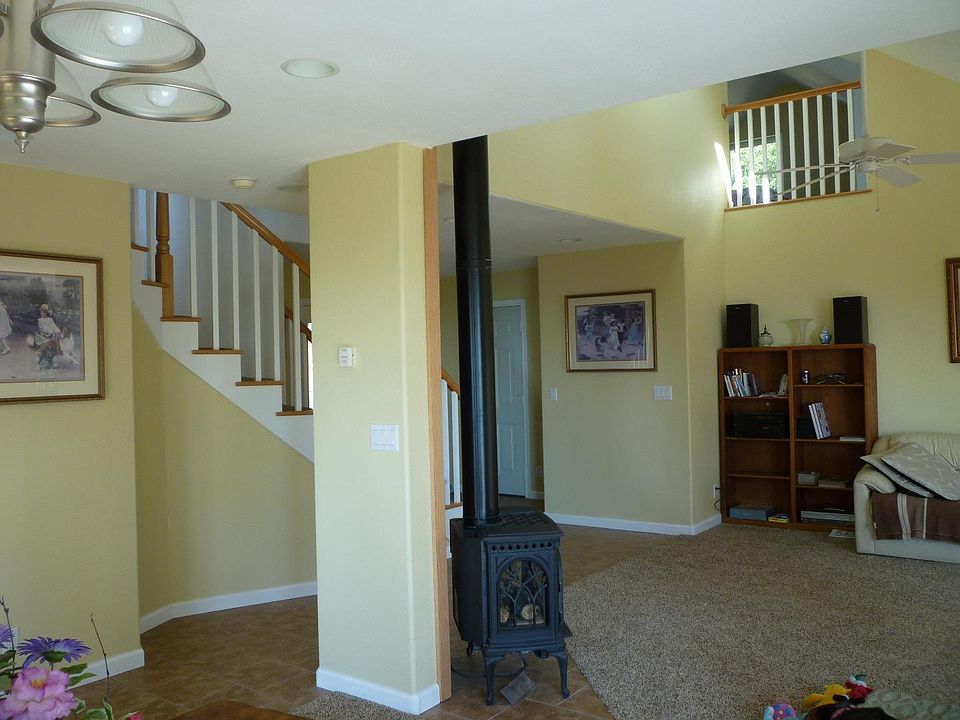 105 Hickory Rd, Whitethorn, CA 95589 Zillow