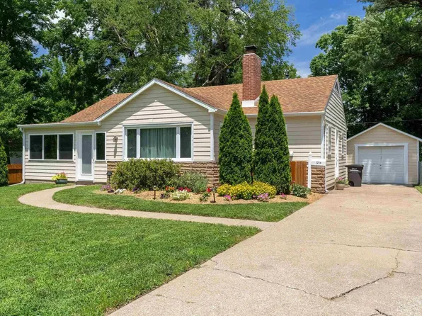 1214 W Carter St, Carbondale, IL 62901