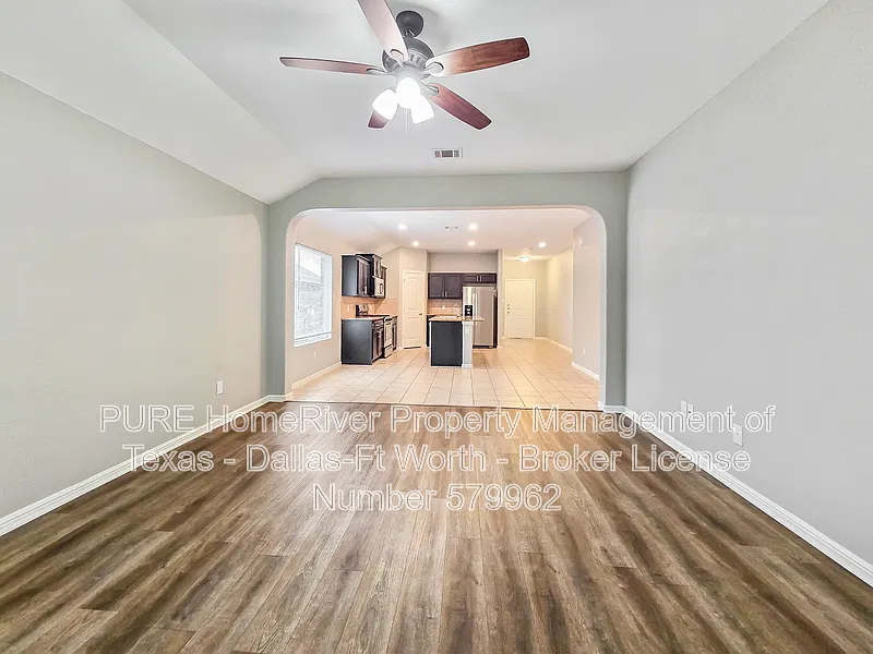 3 bed, 2.0 bath, 1686 sqft, $2,149 — Photo 4