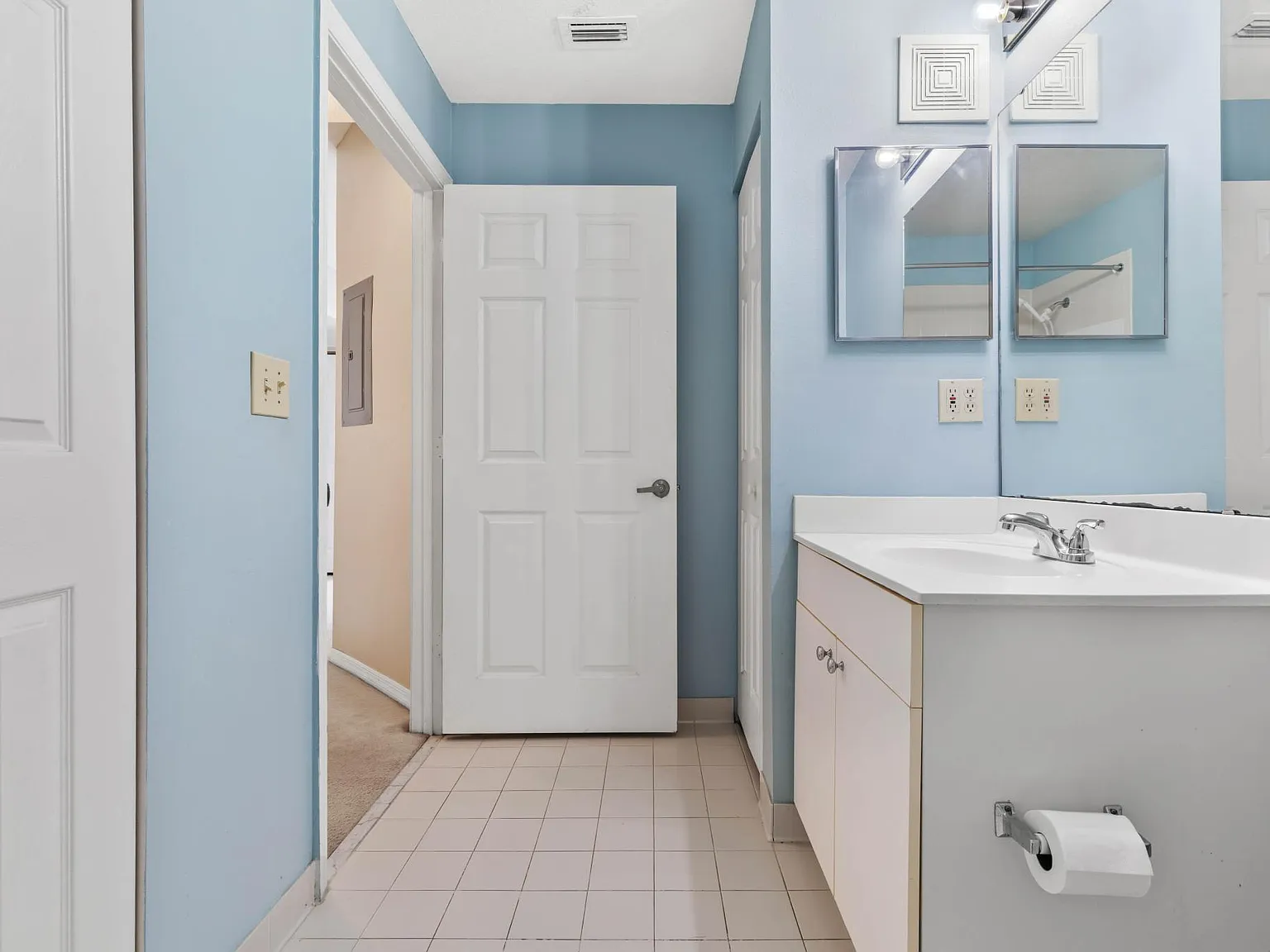 1 bed, 910 sqft, $1,695 — Photo 2
