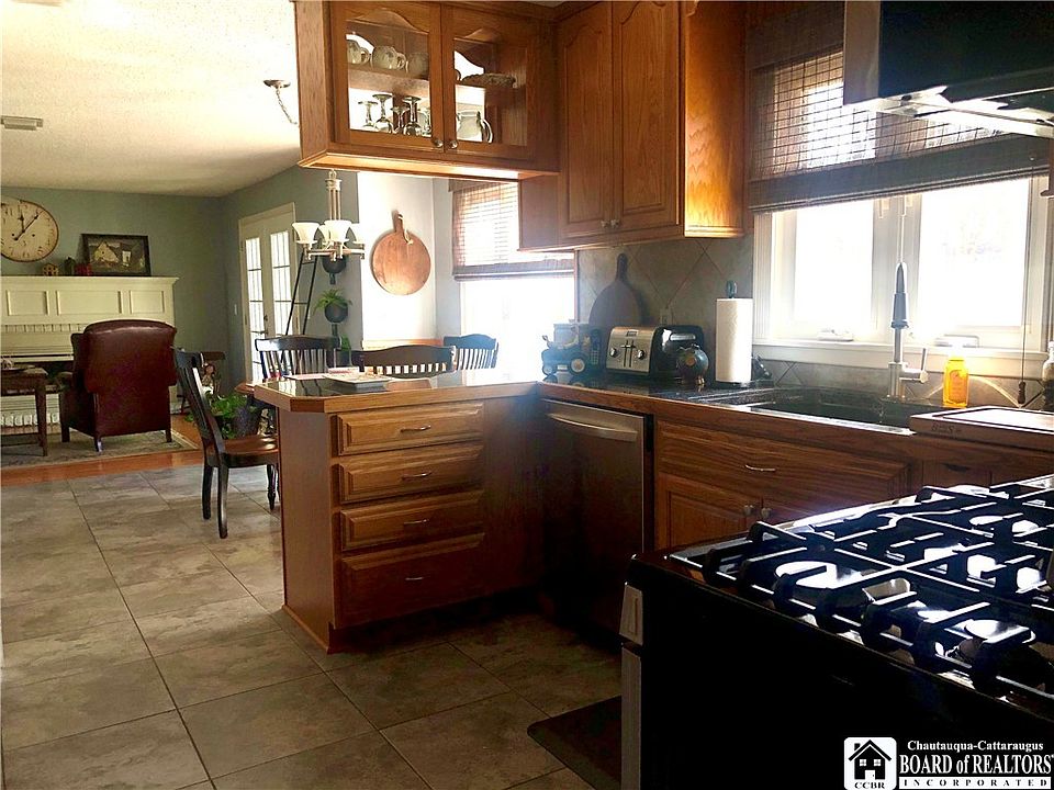 9 Castile Dr, Fredonia, NY 14063 Zillow