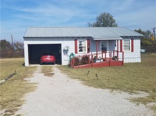 116 N Lakeway Rd, Comanche, TX 76442