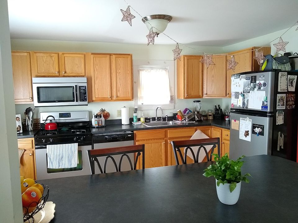 Kitchen and eating area