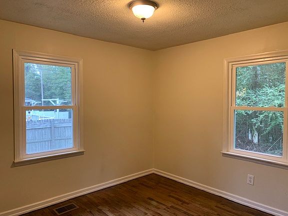 BR2- Back Left Bedroom 