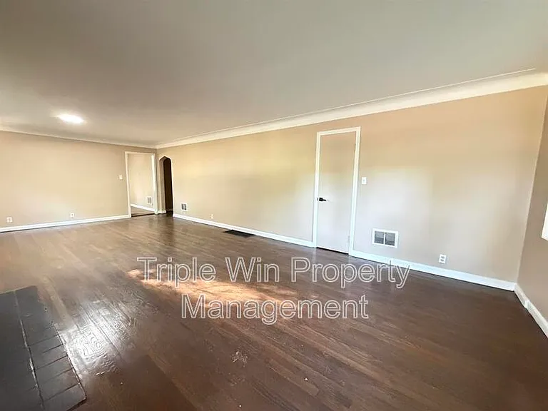 1911 Redman Rd — Photo 6