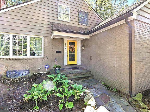2nd image of 458 Elm Ave