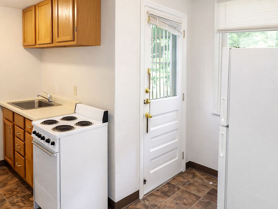 Hardwood 1-Bed/1-Bath