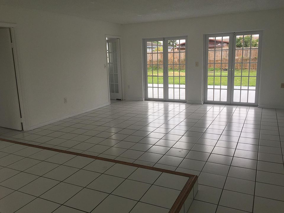 Large Living Room with split level and French Doors