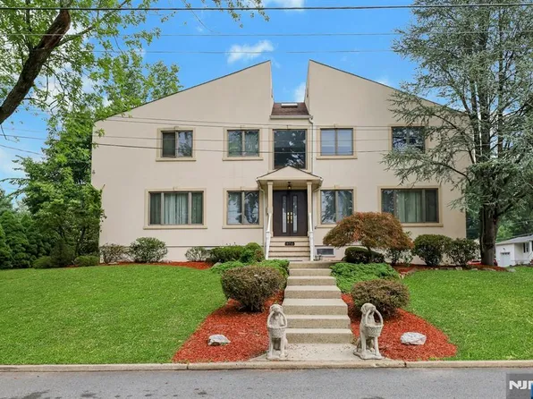 974 Bridge St, Washington Township, NJ 07676