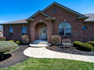 9448 Hacker Farm Ln, Centerville, OH 45458