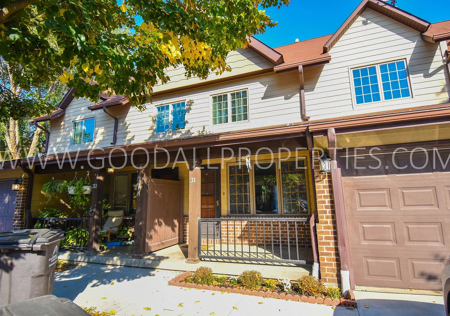 Spacious 2-Bedroom Townhome with Finished Walkout Basement! — Photo 1