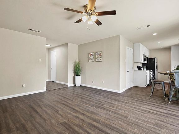 4th image of 1641 Bitter Creek Dr