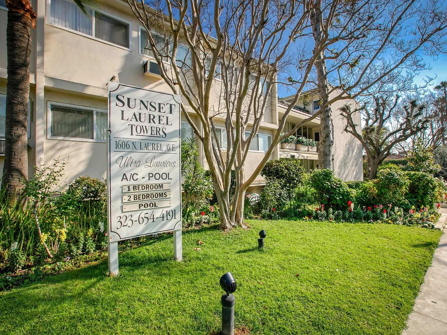 Sunset Laurel Towers — Photo 4