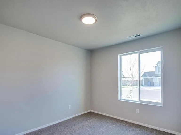 900 SW Miner St — Photo 13