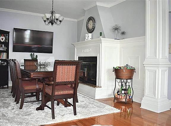 5th image of 3709 Paule Ave