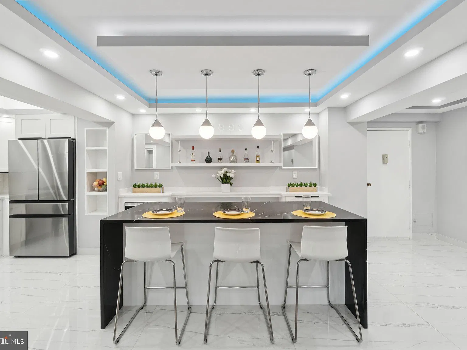 The Towers Condominium — Photo 4