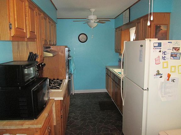 5th image of 141 Beaumont Dr