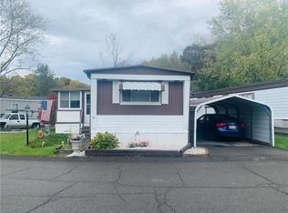 9 Redwood Dr, Oakdale, PA