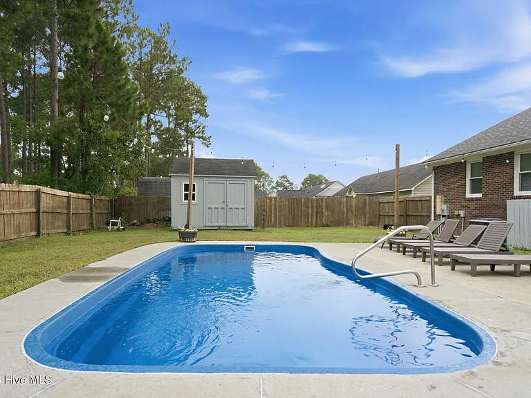 7228 Quail Woods Rd — Photo 32