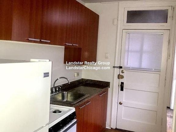3rd image of 5948 W Fillmore St #35