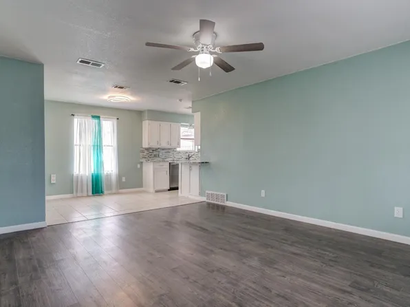 305 E 16th St, Wolfforth, TX 79382