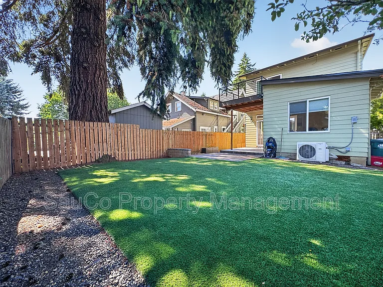 832 SE Cedar St — Photo 19