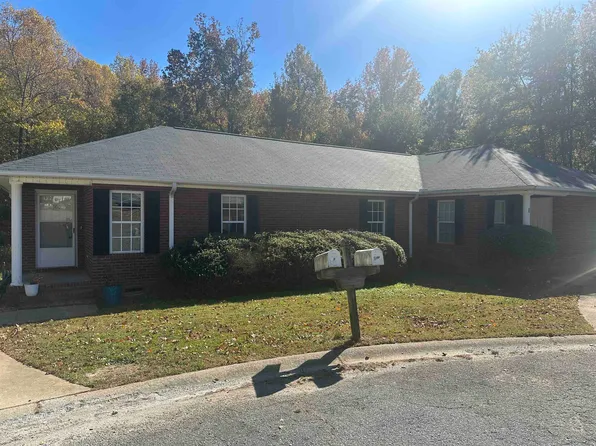 388-390 Miller Pointe Dr, Inman, SC 29349