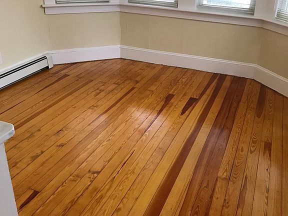 3rd image of 8 Oliver St