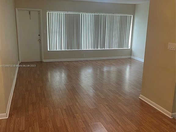 3rd image of 16801 NE 14th Ave APT 105