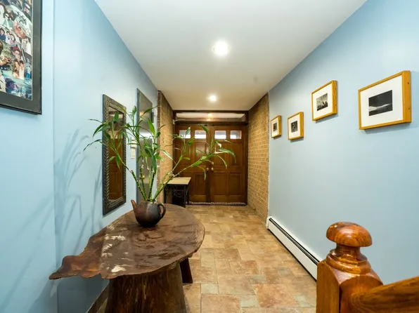 3056 Independence Avenue image 4 of 40