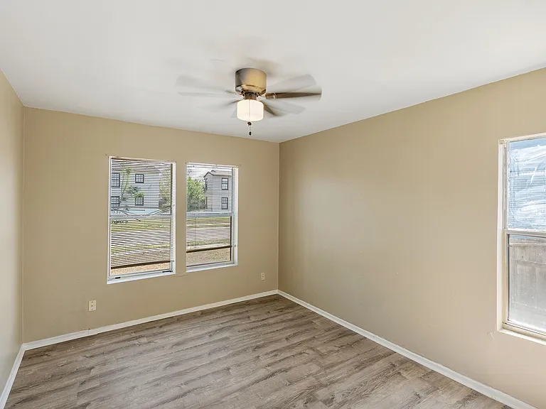 652 Robinson St #4 — Photo 7