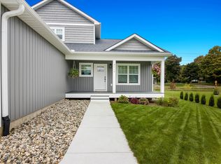 4712 Owl View Dr, Traverse City, MI 49685