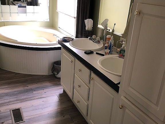 Master bath with jetted tub
