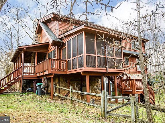 3rd image of 26 Cardinal Dr