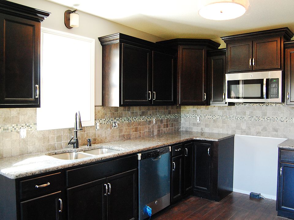 2nd image of 729 Cavalier Dr