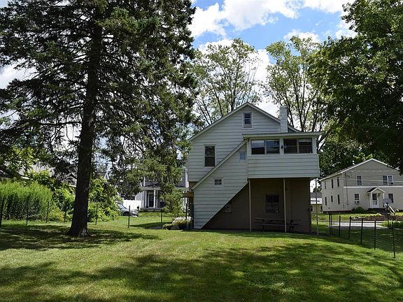 3rd image of 33 Newton Ave
