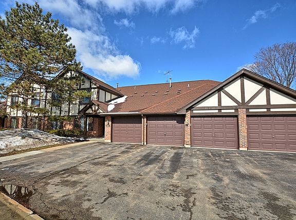 2nd image of 1044 Creekside Ct #2AR