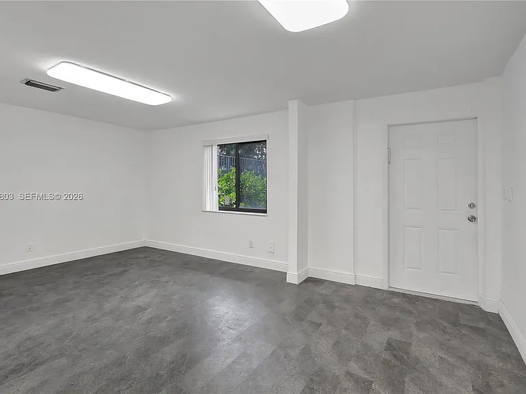 5980 SW 40th Ave #E — Photo 6