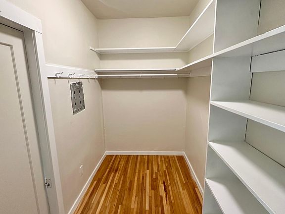 4th image of 2650 Franklin St #7