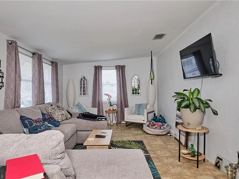 16820 Banyon Ct — Photo 5