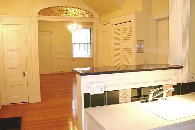 Building Photo - 306-307 Commonwealth Ave #2