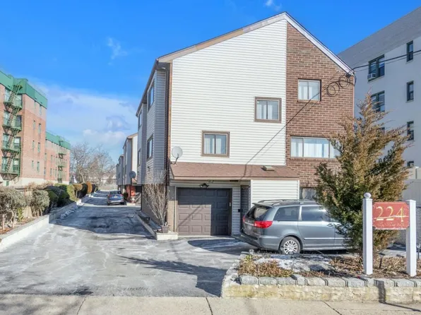 224 Atlantic Avenue #B, Lynbrook, NY 11563