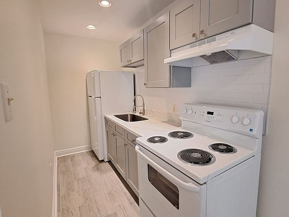 4th image of 1512 Saint Philip St #C