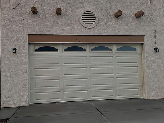 Southwest style garage