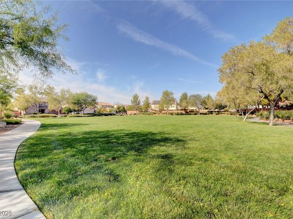 8811 Pauley Hills St, Las Vegas, NV 89131