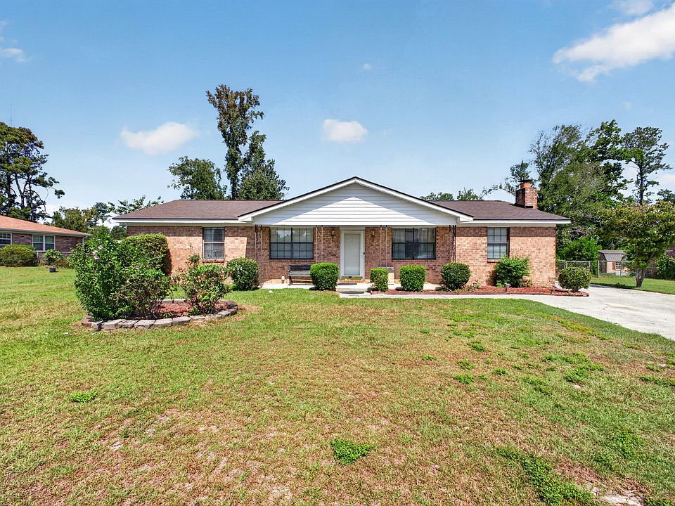 1st image of 3323 Ravenwood Dr