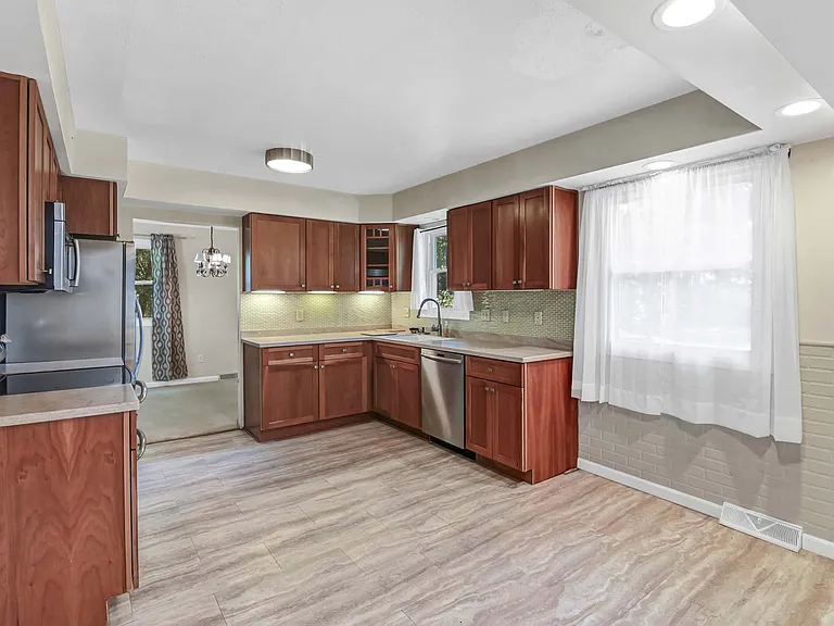 1722 Sheridan Rd — Photo 5