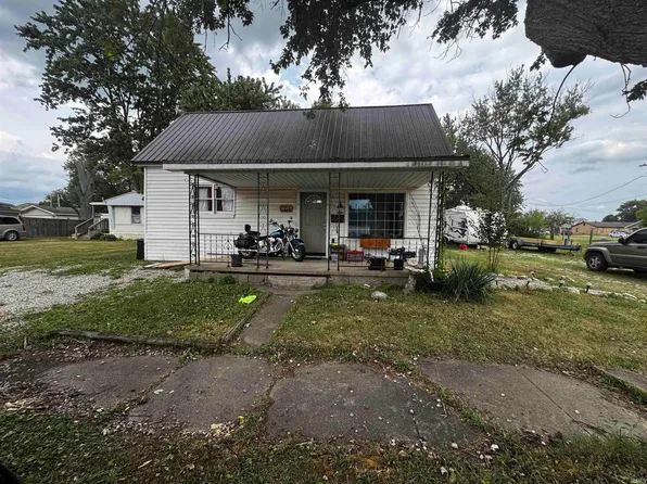 669 2nd St NW, Linton, IN 47441