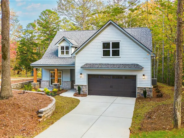 706 S Hogan Dr, Westminster, SC 29693