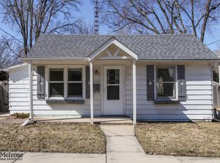 1113 S Clayton St, Bloomington, IL